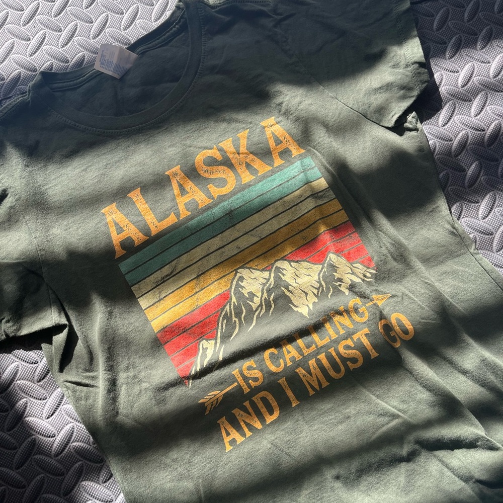 Alaska Graphic T-Shirt 🏔️